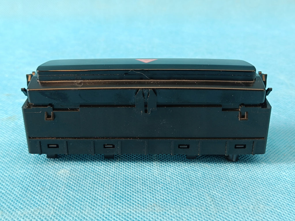 AUDI A6 C9 AVANT 2.0 TDI 4x4 2026 R EMERGENCY LIGHT SWITCH 85E925301AG