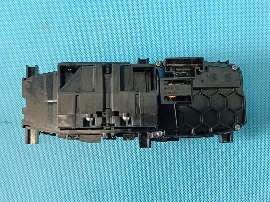 AUDI A6 C9 AVANT 2.0 TDI 4x4 2026 R GEAR SELECTOR PANEL 8B3713059J