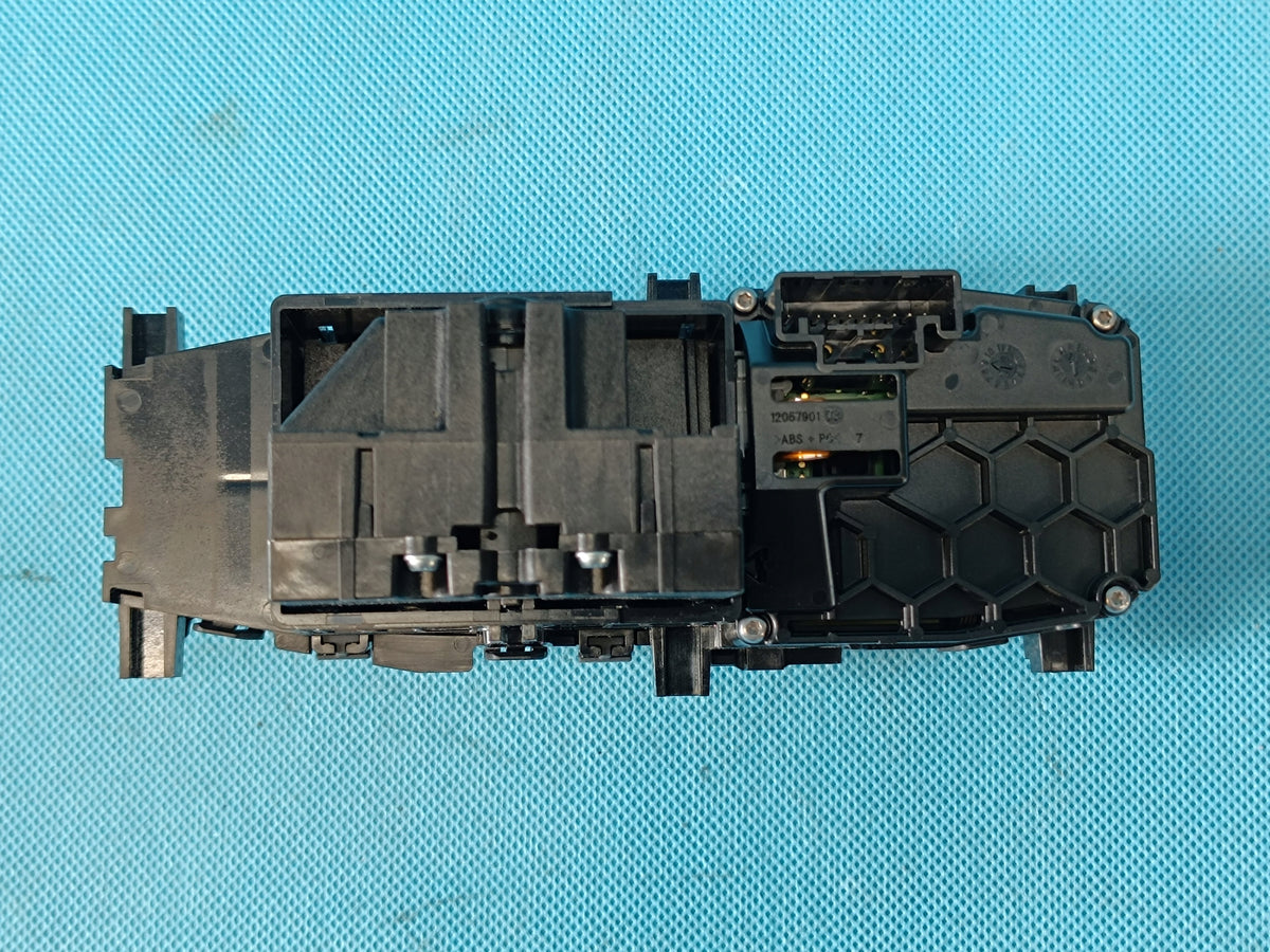 AUDI A6 C9 AVANT 2.0 TDI 4x4 2026 R GEAR SELECTOR PANEL 8B3713059J
