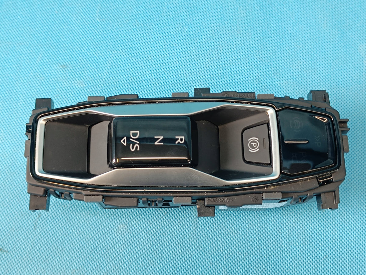 AUDI A6 C9 AVANT 2.0 TDI 4x4 2026 R GEAR SELECTOR PANEL 8B3713059J