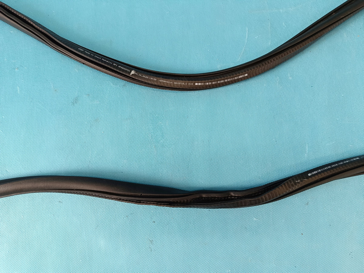 AUDI A6 C9 AVANT 2.0TDI 150KW 4x4 2026R DOOR SEAL RIGHT REAR 4P9833721