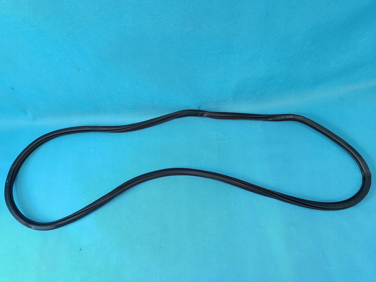 AUDI A6 C9 AVANT 2.0TDI 150KW 4x4 2026R DOOR SEAL RIGHT REAR 4P9833721