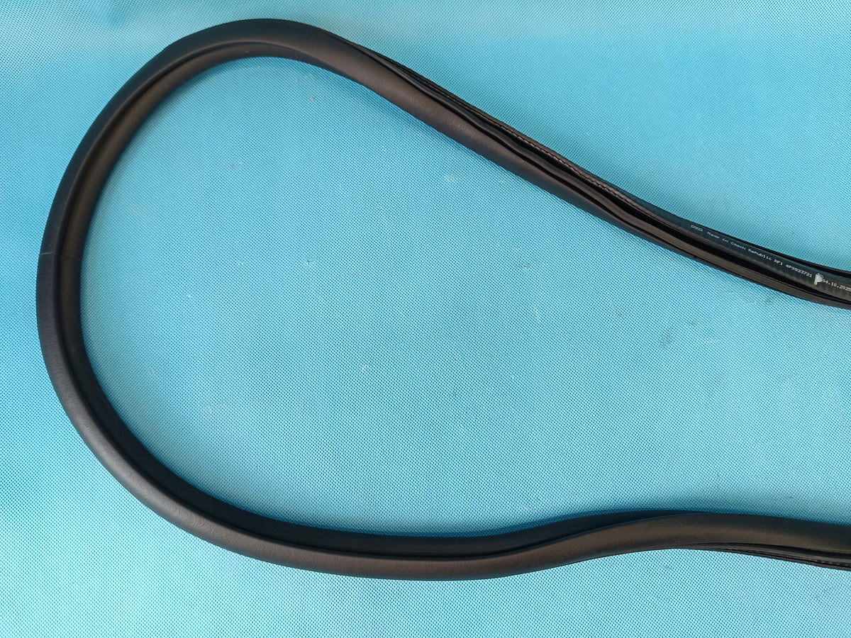 AUDI A6 C9 AVANT 2.0TDI 150KW 4x4 2026R DOOR SEAL RIGHT REAR 4P9833721
