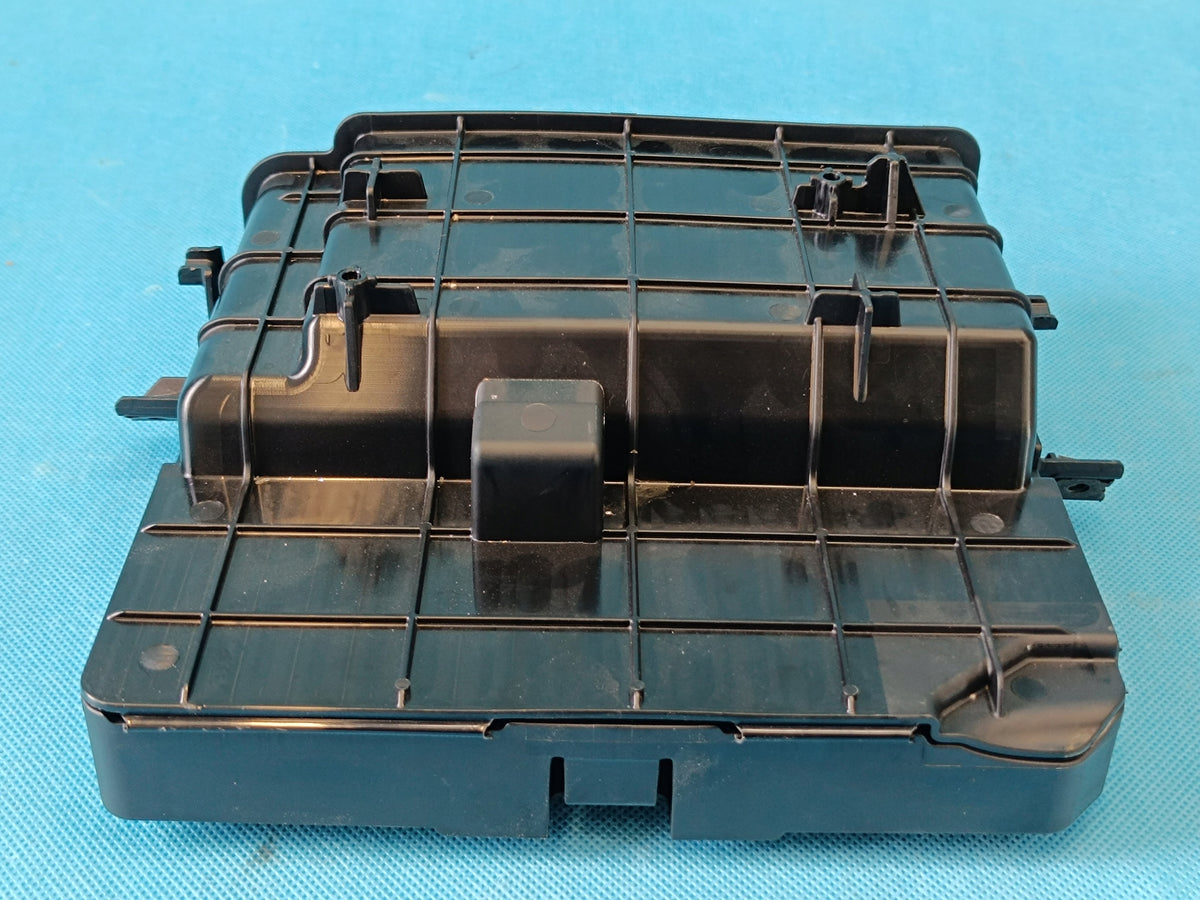 AUDI A6 C9 AVANT 2.0TDI 150KW 4x4 2026R MODULE DRIVER COVER 8B1907286D