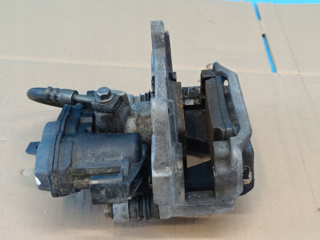 AUDI A6 C9 AVANT 2.0TDI 4x4 26R BRAKE CALIPER LEFT REAR 8B3615405B 330x22