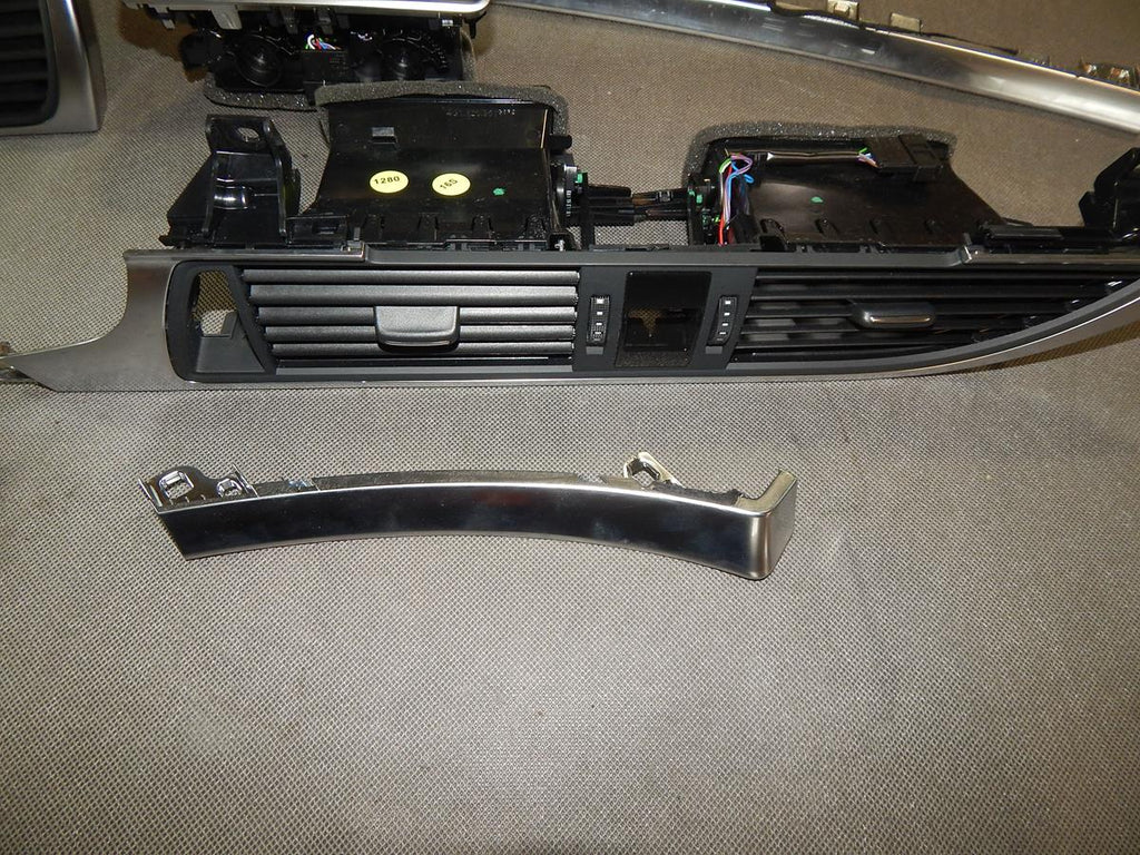 AUDI A6 S6 4G CONSOLE AIR VENTS