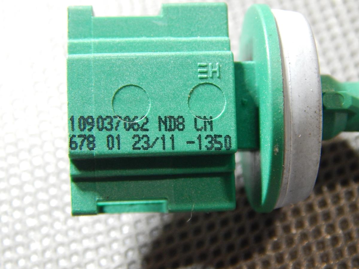 AUDI A6 S6 HEATER TEMPERATURE SENSOR