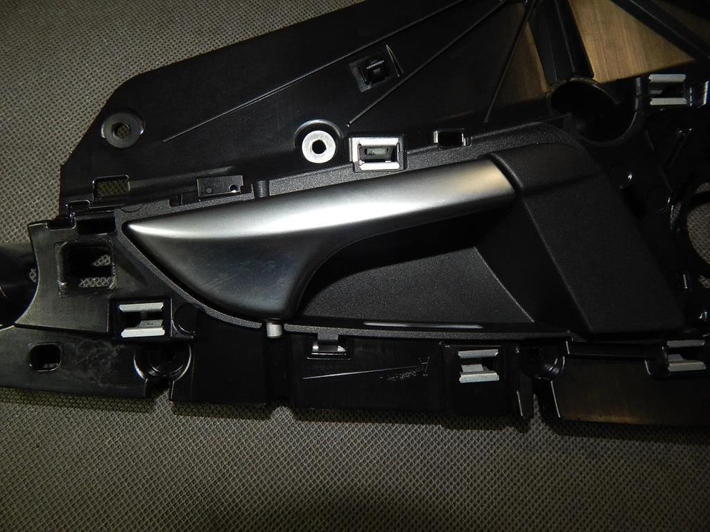 AUDI A6 S6 INTERIOR DOOR HANDLE RIGHT REAR 4G0839020