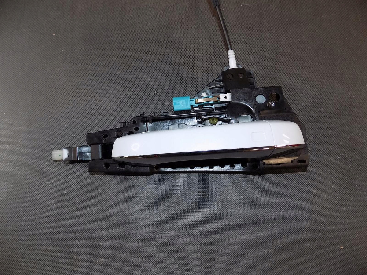 AUDI A7 4G HANDLE RIGHT FRONT KEYLESS CHROME LS9R