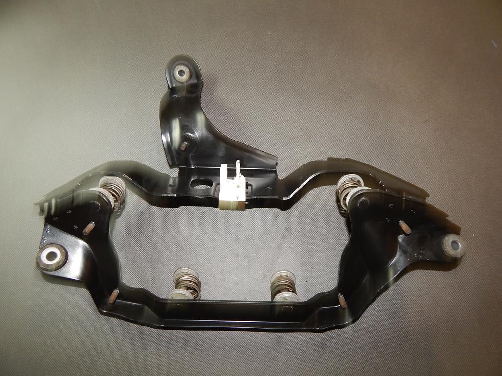 AUDI A7 4G SUSPENSION COMPRESSOR MOUNT