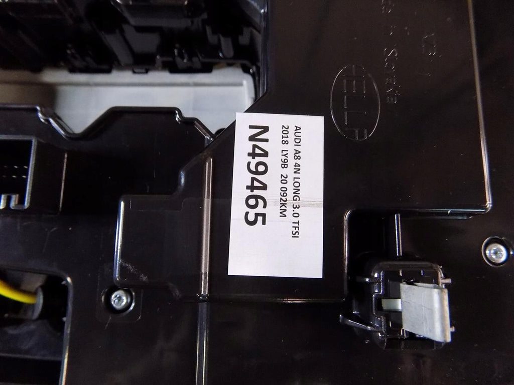 AUDI A8 4N CABIN HEADLINER LIGHT 4N0947135D
