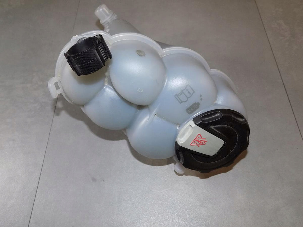 AUDI A8 4N EXPANSION TANK 4N0121405B