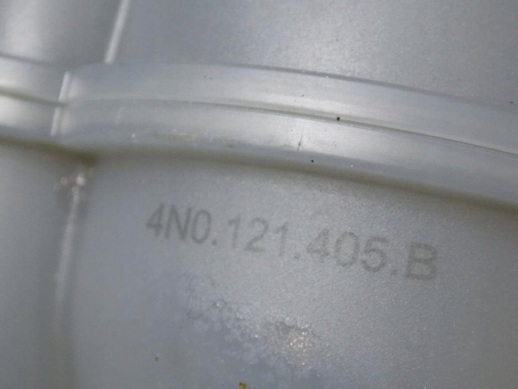AUDI A8 4N EXPANSION TANK 4N0121405B