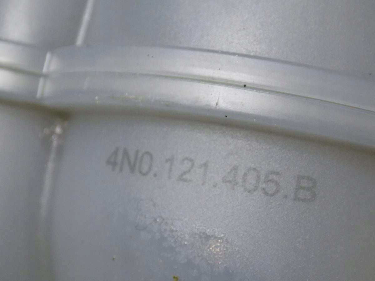 AUDI A8 4N EXPANSION TANK 4N0121405B