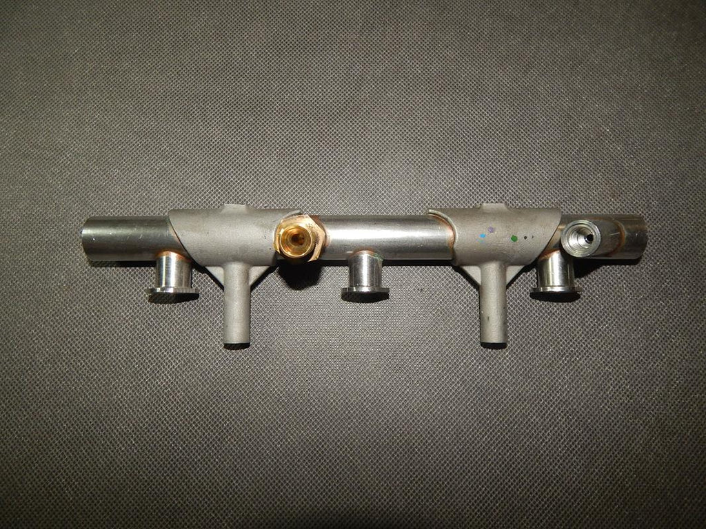 AUDI A8 D4 3.0 TFSI INJECTION RAIL 06E130089AA