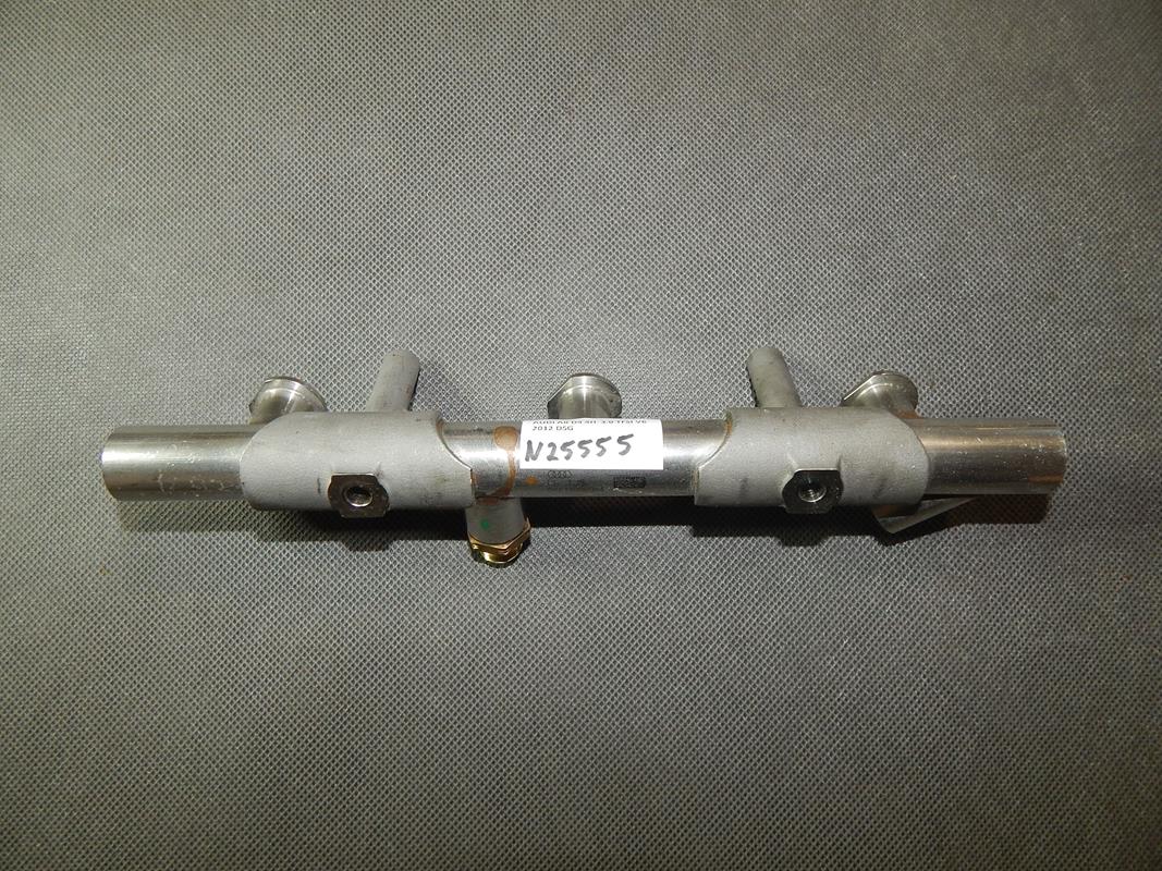 AUDI A8 D4 3.0 TFSI INJECTION RAIL 06E130089AA