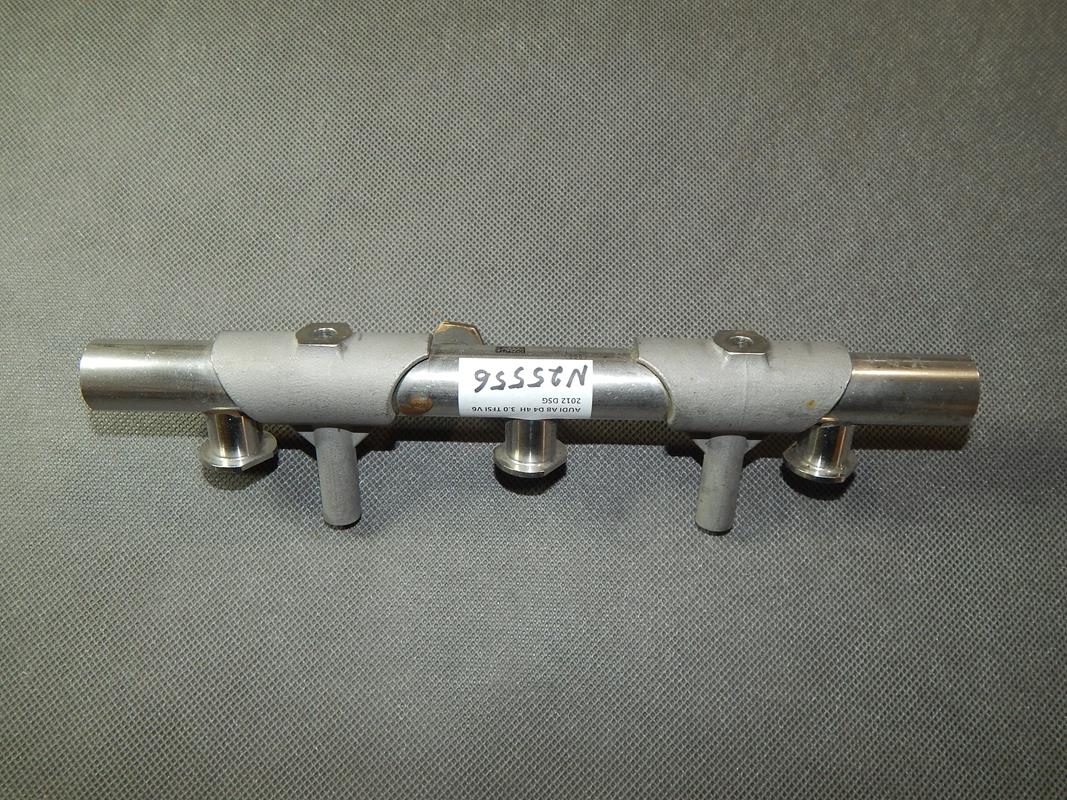 AUDI A8 D4 3.0 TFSI INJECTION RAIL 06E130090AD