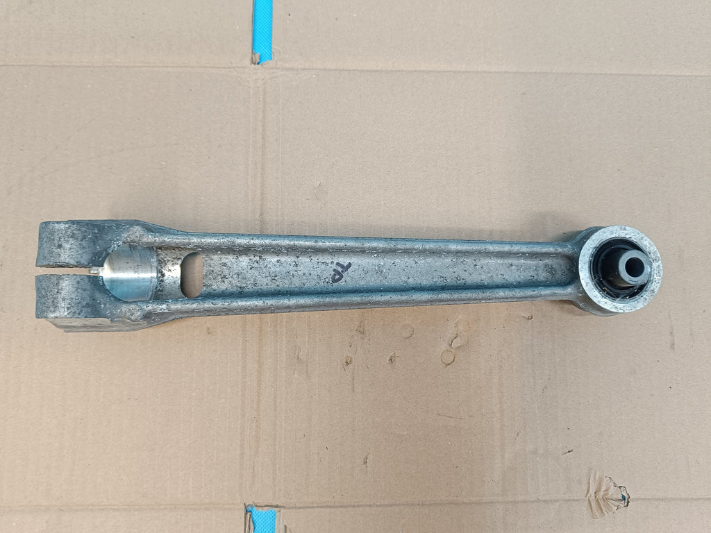 AUDI A8 D5 2017 R FORK HOLDER SHOCK ABSORBER MOUNT REAR 4N0513073B