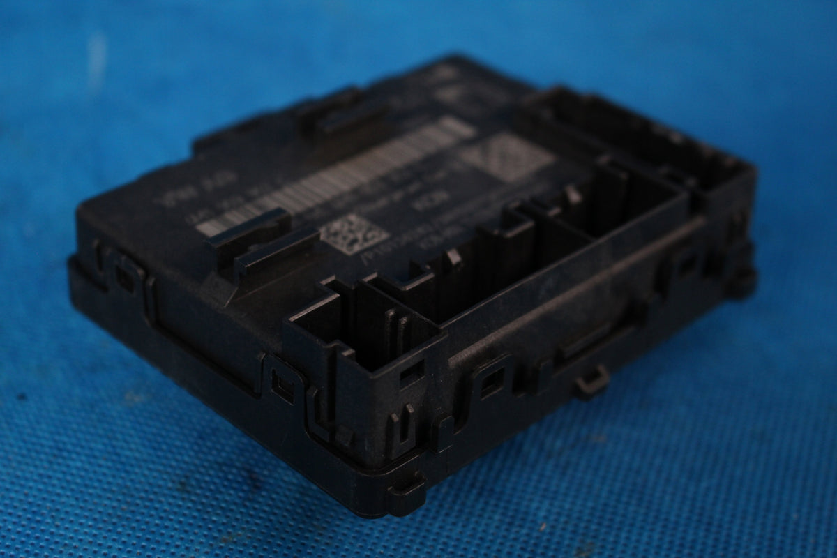 AUDI A8 D5 DOOR MODULE FRONT RIGHT EUROPE 4M1959952C 2018R
