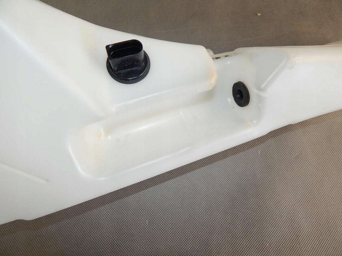 AUDI A8 L WASHER RESERVOIR 4H0955451B