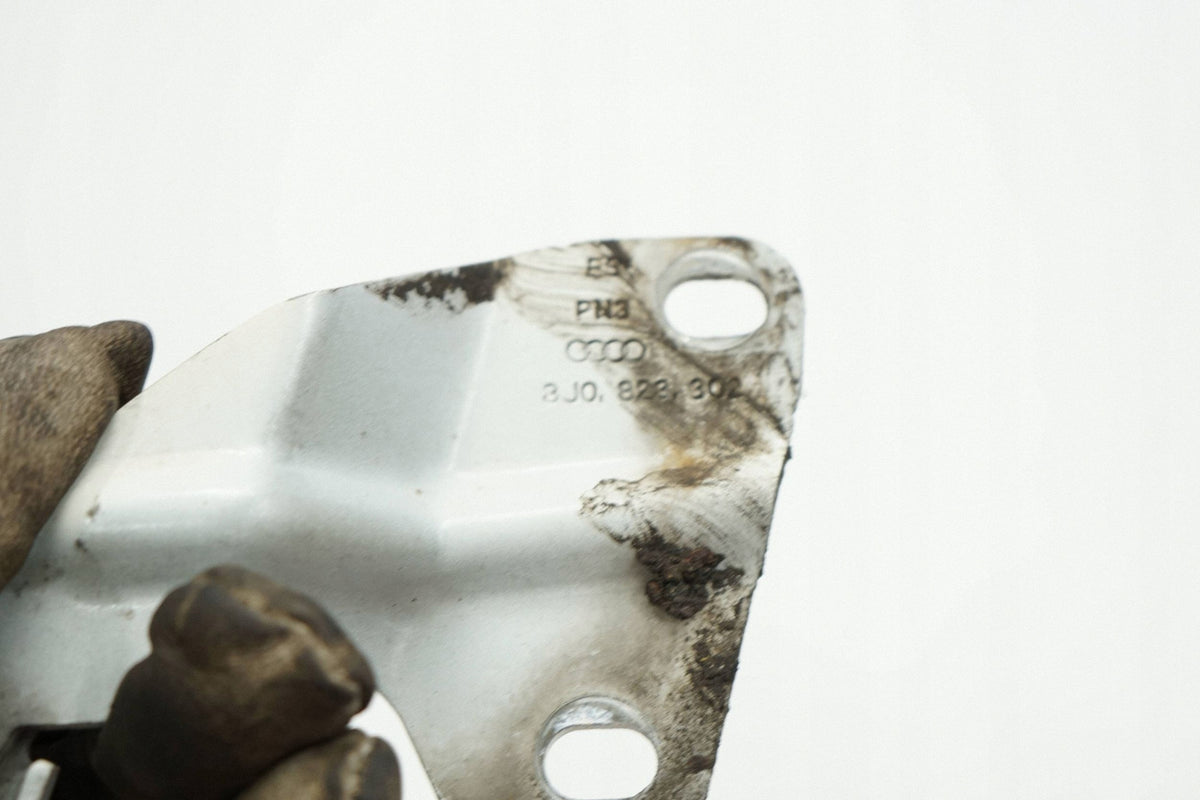 AUDI Q3 8U 13R MASK HINGE RIGHT FRONT LY9K 8U0823302