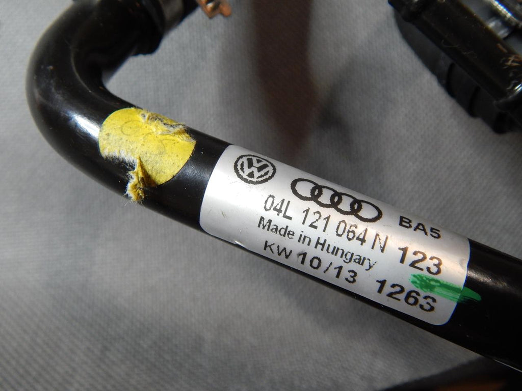 AUDI Q3 8U 2.0 TDI TUBE WATER HOSE 04L121064N