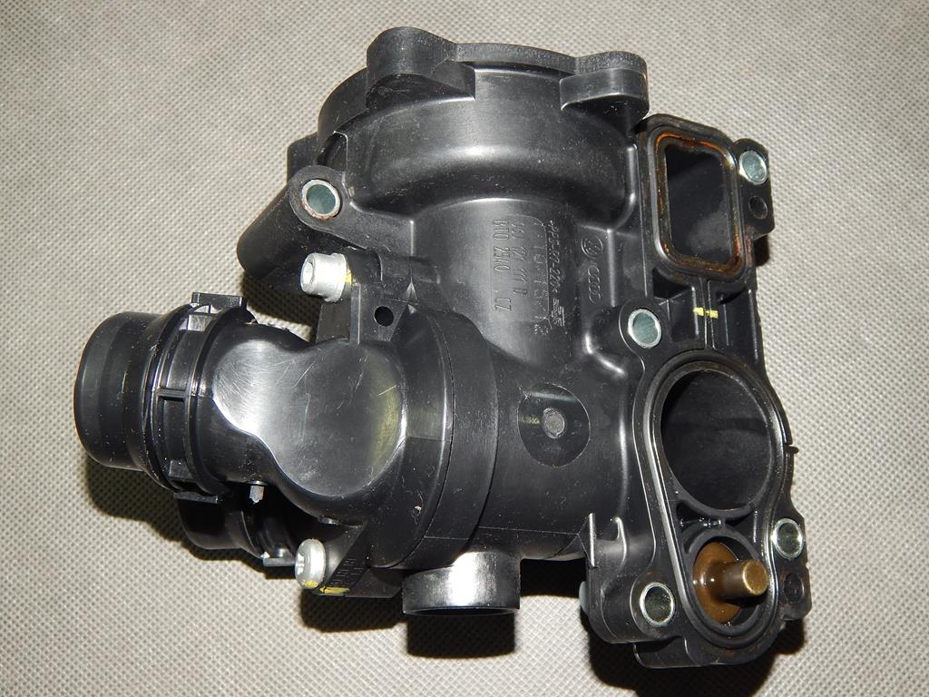 AUDI Q3 8U 2.0 TFSI WATER PUMP 06J121026AS 06J121111D
