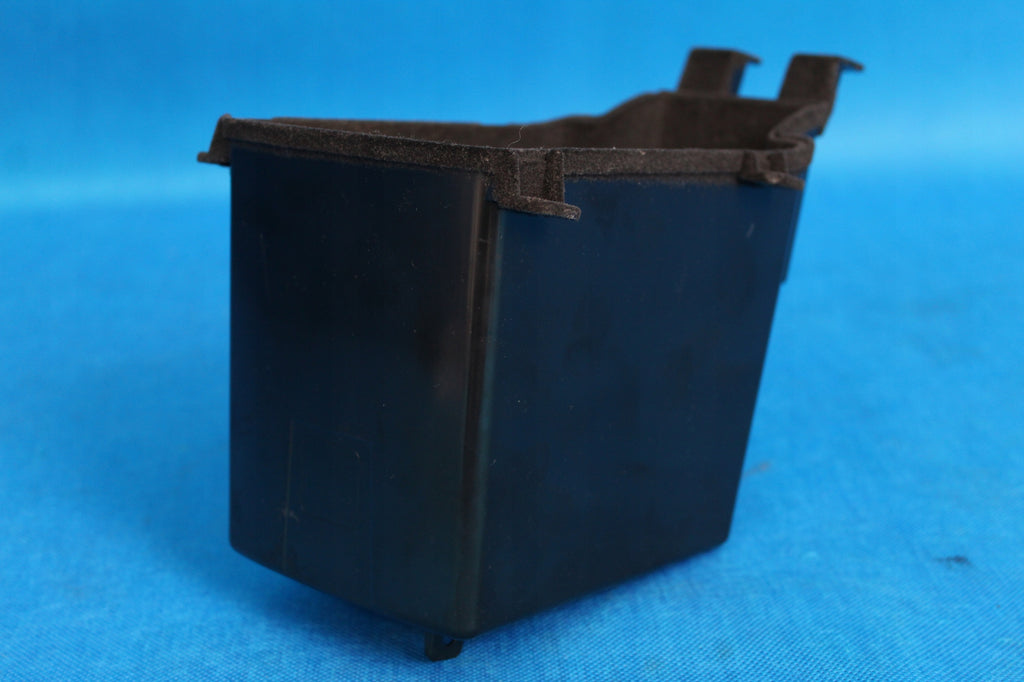 AUDI Q3 8U ARMREST TUNNEL STORAGE 8U0864981A 2015R