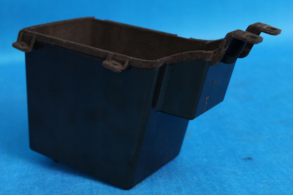 AUDI Q3 8U ARMREST TUNNEL STORAGE 8U0864981A 2015R