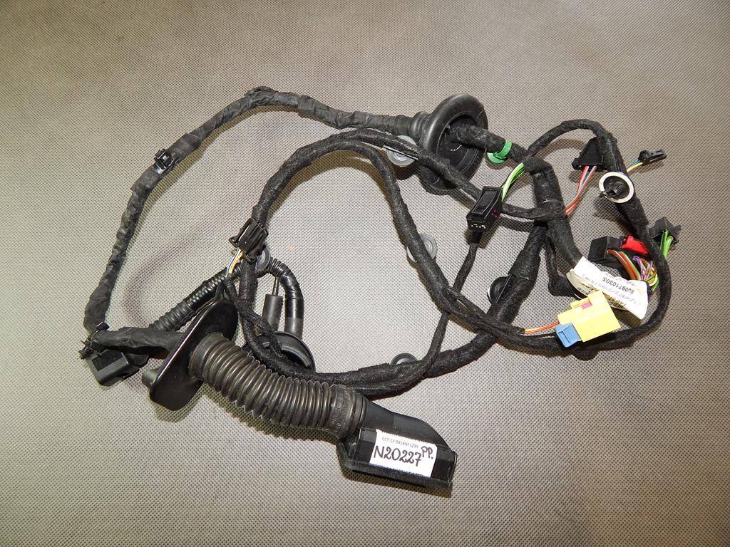 AUDI Q3 8U DOOR HARNESS RIGHT FRONT 8U0971030S
