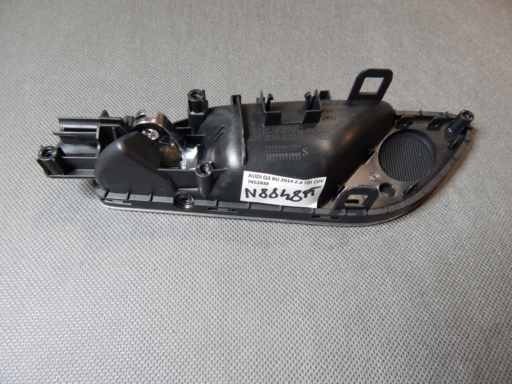 AUDI Q3 8U INTERIOR DOOR HANDLE RIGHT REAR 8U0839020C