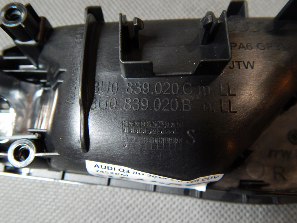 AUDI Q3 8U INTERIOR DOOR HANDLE RIGHT REAR 8U0839020C