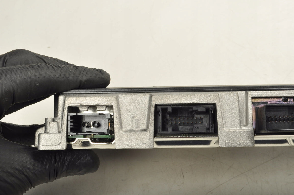 AUDI Q3 AND 8X0035223D BOSE RADIO AMPLIFIER