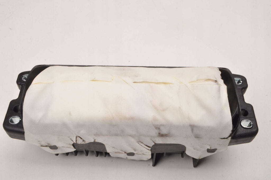 AUDI Q3 AND AIRBAG PASSENGER 8U0880204A