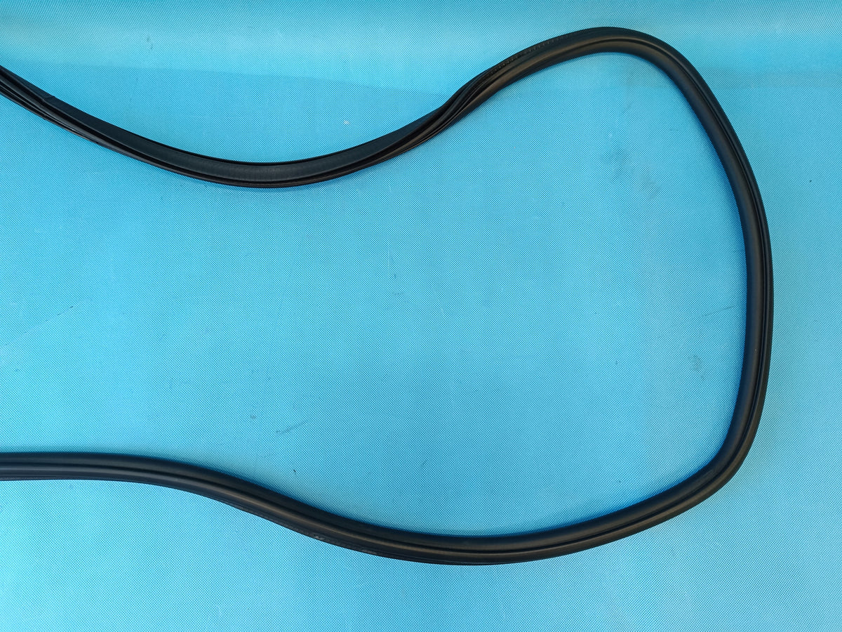 AUDI Q3 F3 SPORTBACK 1.4 TFSI e 110KW 2024R GASKET LEFT REAR 83F833721A