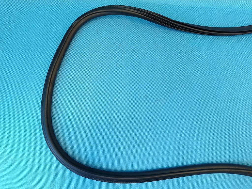 AUDI Q3 F3 SPORTBACK 1.4 TFSI e 110KW 2024R GASKET LEFT REAR 83F833721A