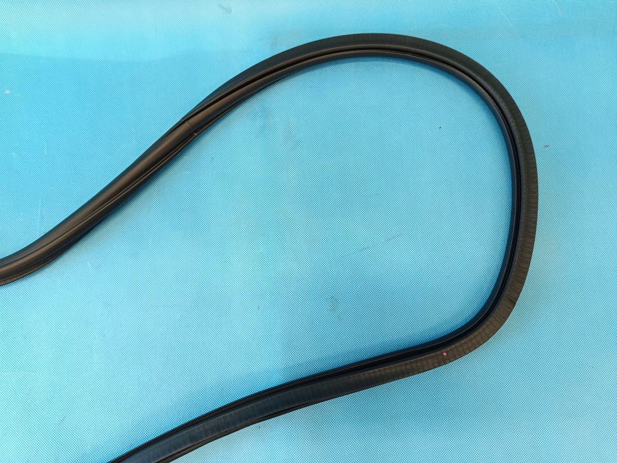 AUDI Q3 F3 SPORTBACK 1.4 TFSI e 110KW 2024R GASKET RIGHT REAR 83F833721A