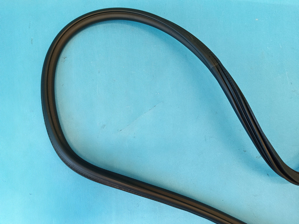 AUDI Q3 F3 SPORTBACK 1.4 TFSI e 110KW 2024R GASKET RIGHT REAR 83F833721A