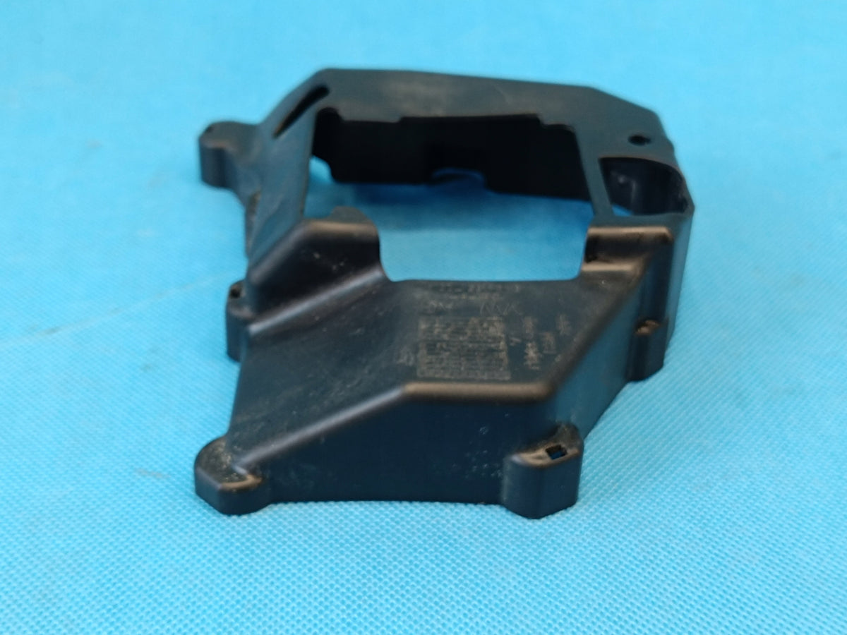 AUDI Q3 F3 SPORTBACK 1.4 TFSI e 110KW 2024R HOUSING SEPARATOR 04E103729A