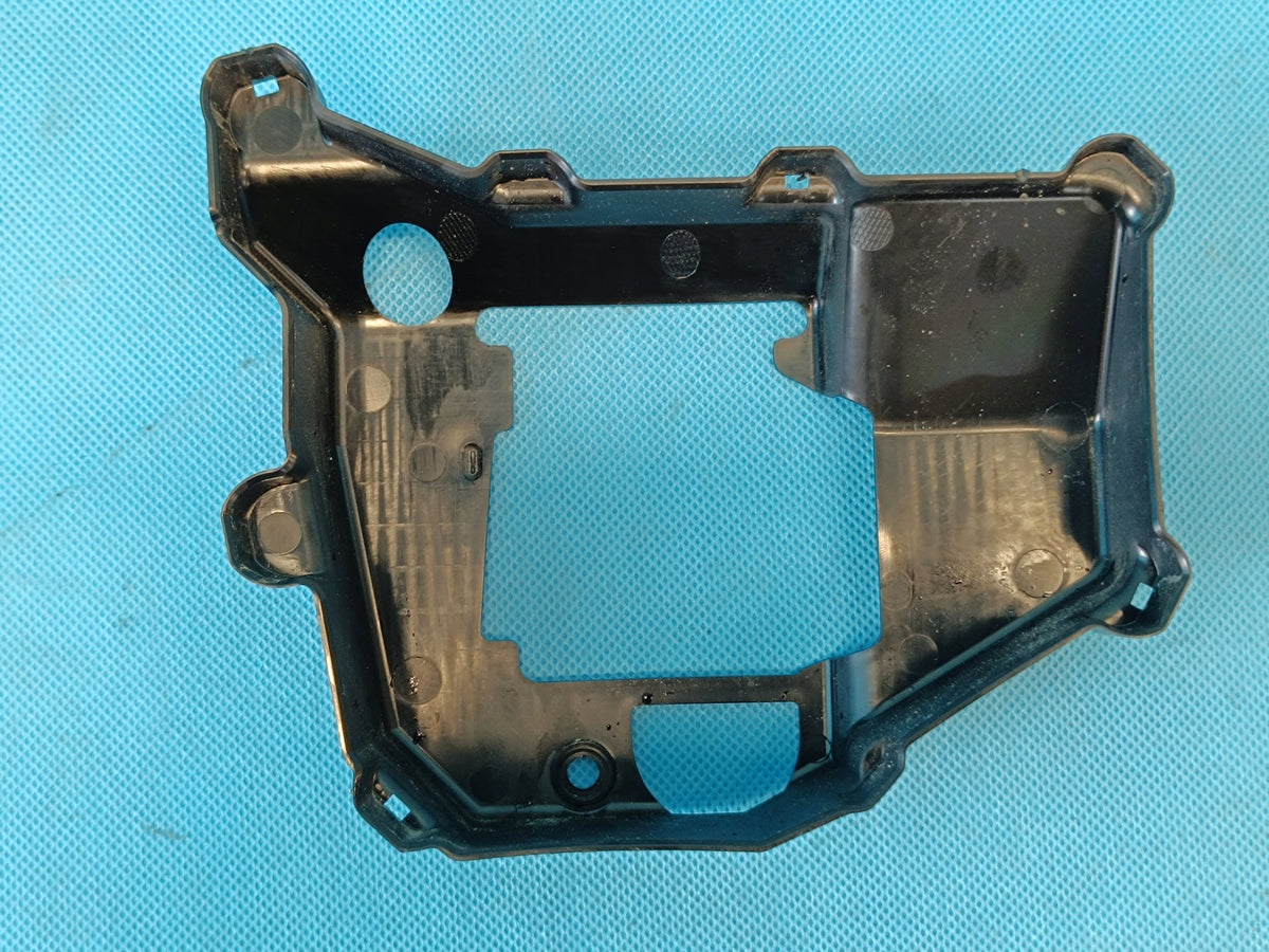 AUDI Q3 F3 SPORTBACK 1.4 TFSI e 110KW 2024R HOUSING SEPARATOR 04E103729A