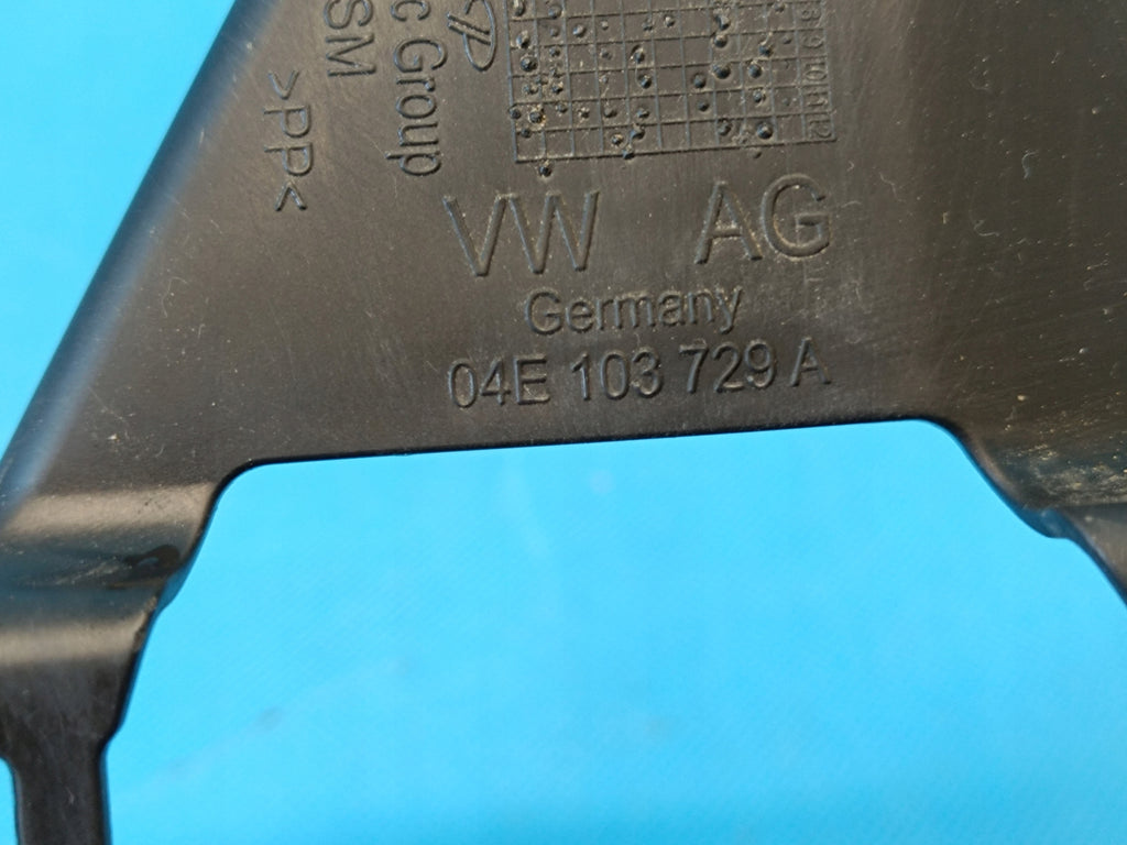 AUDI Q3 F3 SPORTBACK 1.4 TFSI e 110KW 2024R HOUSING SEPARATOR 04E103729A