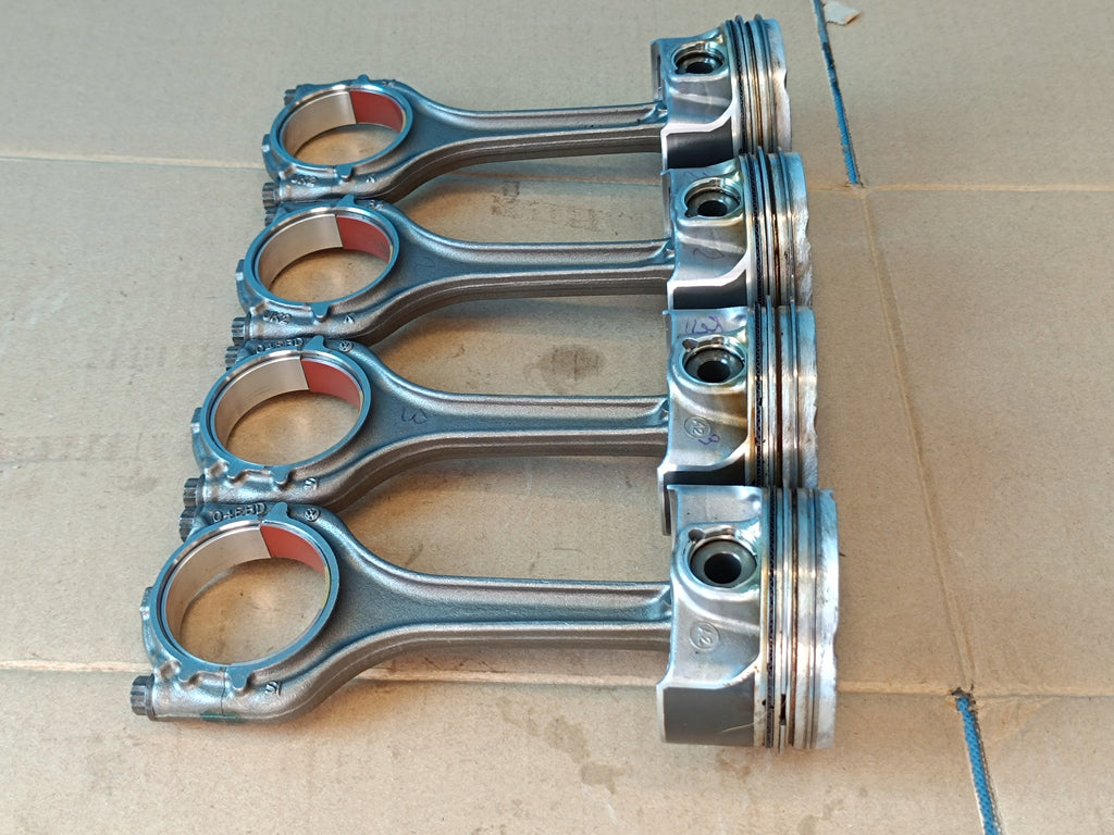 AUDI Q3 F3 SPORTBACK 1.4 TFSI e 110KW 2024R PISTON DGEA 04E107065JF