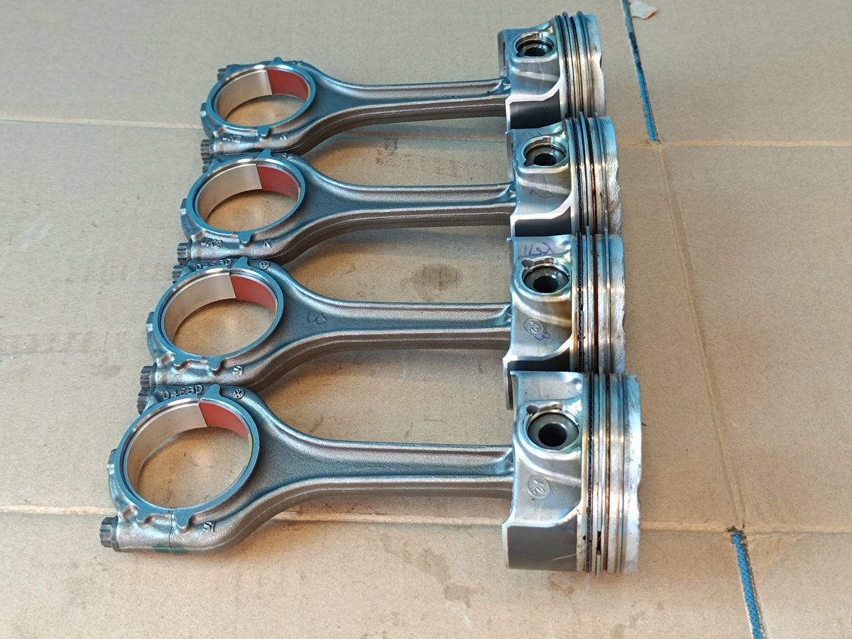 AUDI Q3 F3 SPORTBACK 1.4 TFSI e 110KW 2024R PISTON DGEA 04E107065JF