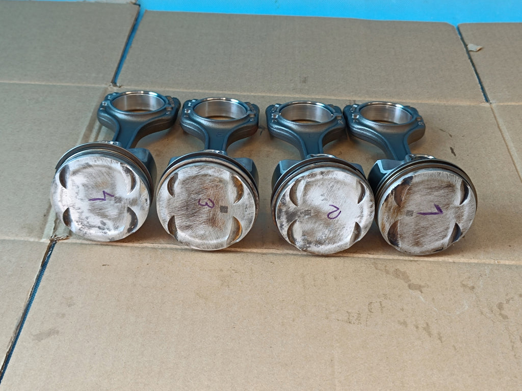 AUDI Q3 F3 SPORTBACK 1.4 TFSI e 110KW 2024R PISTON DGEA 04E107065JF