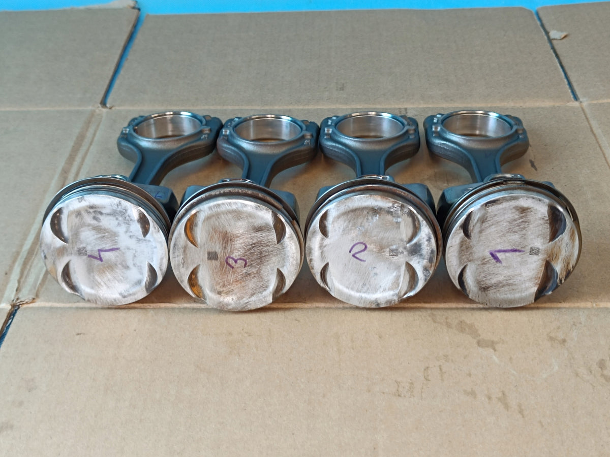 AUDI Q3 F3 SPORTBACK 1.4 TFSI e 110KW 2024R PISTON DGEA 04E107065JF