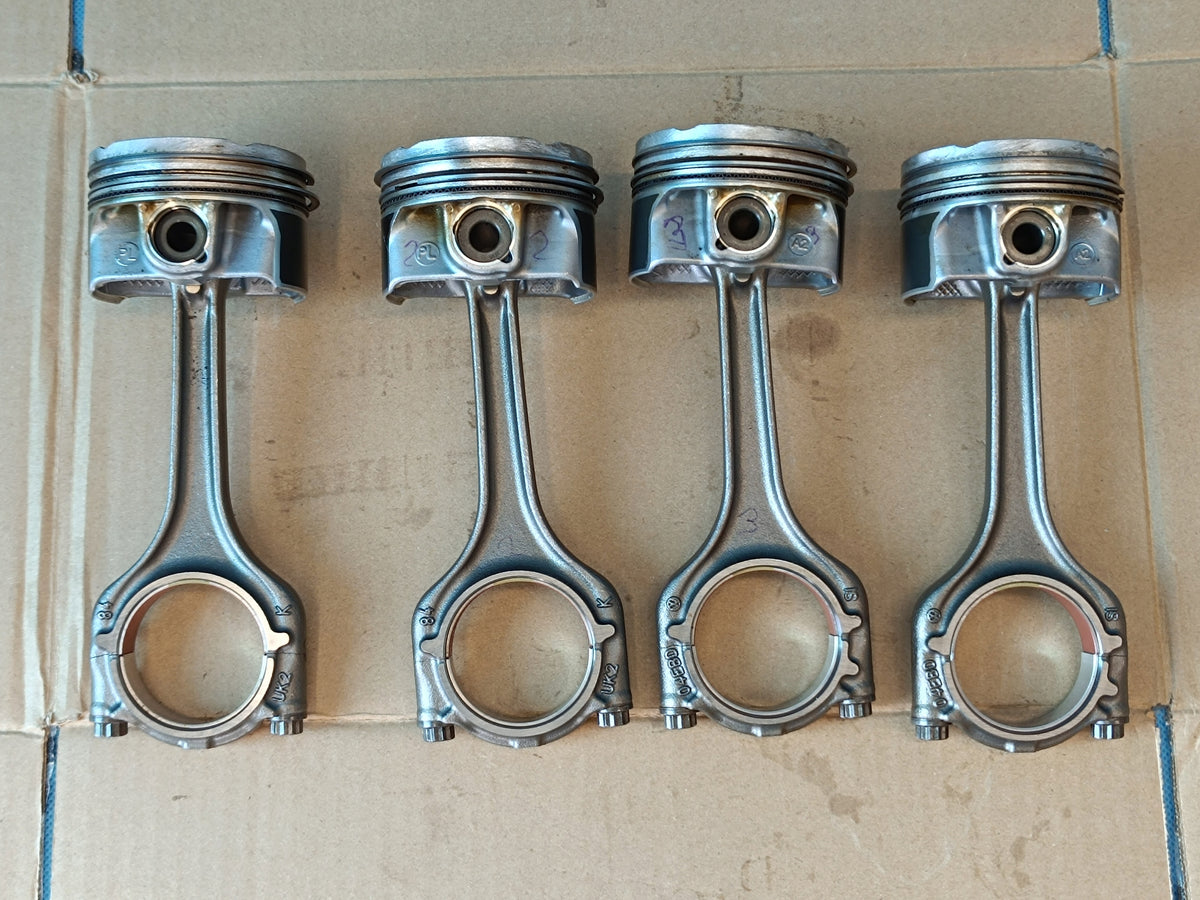 AUDI Q3 F3 SPORTBACK 1.4 TFSI e 110KW 2024R PISTON DGEA 04E107065JF