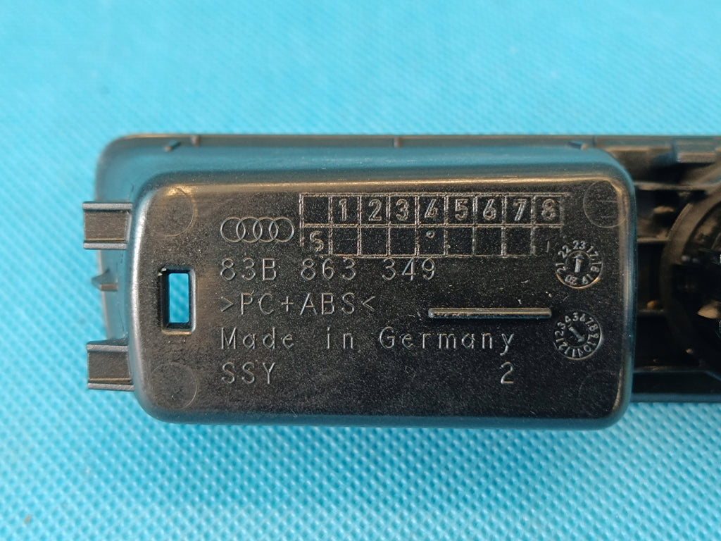 AUDI Q3 F3 SPORTBACK 1.4 TFSI e 2024 R HAND BRAKE LIGHTER 83B863349