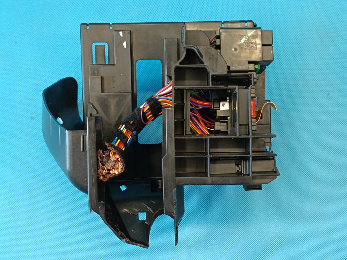 AUDI Q3 F3 SPORTBACK 1.4 TSI 110KW 2024R FUSE BOX 517941395C