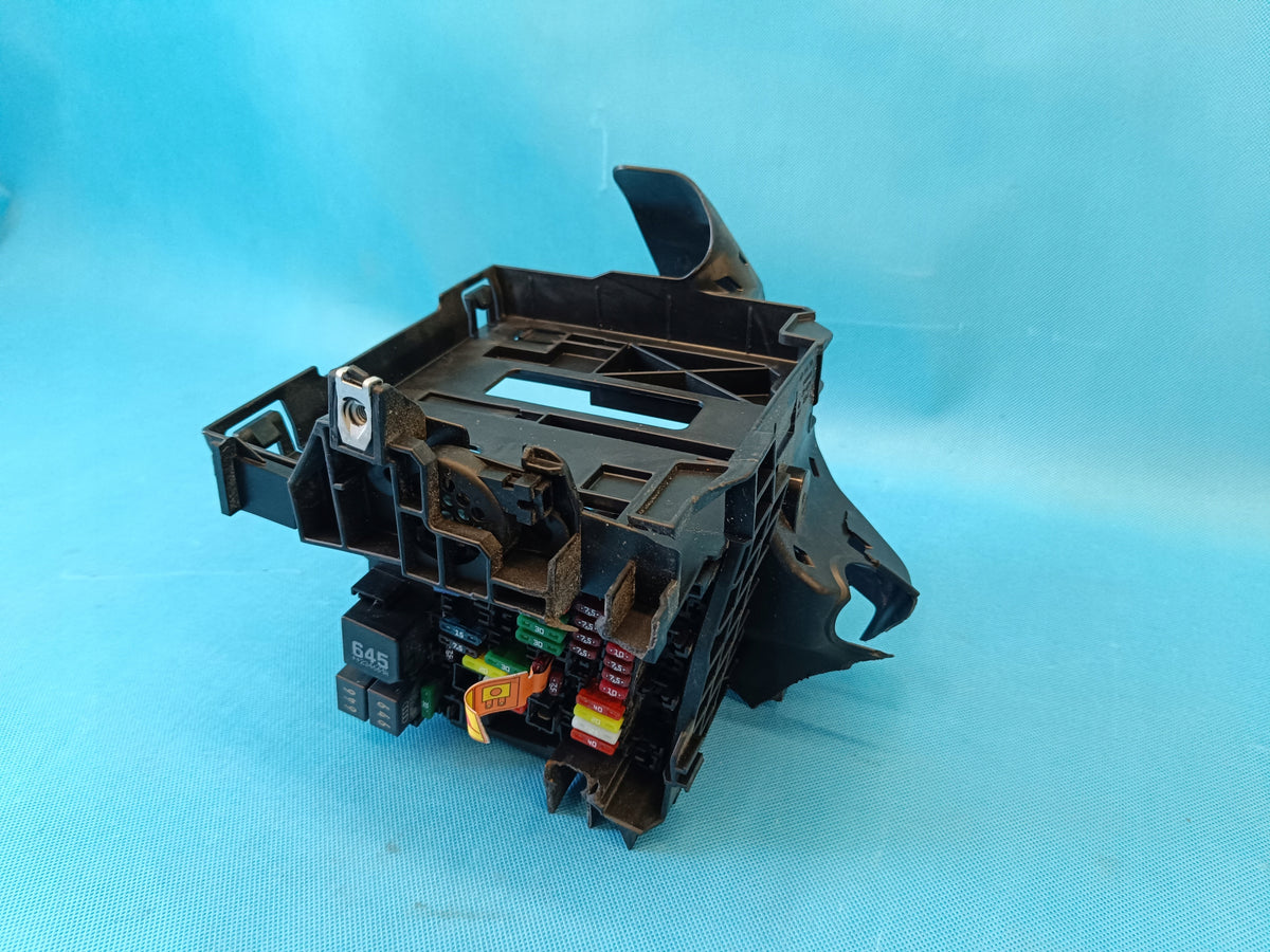 AUDI Q3 F3 SPORTBACK 1.4 TSI 110KW 2024R FUSE BOX 517941395C
