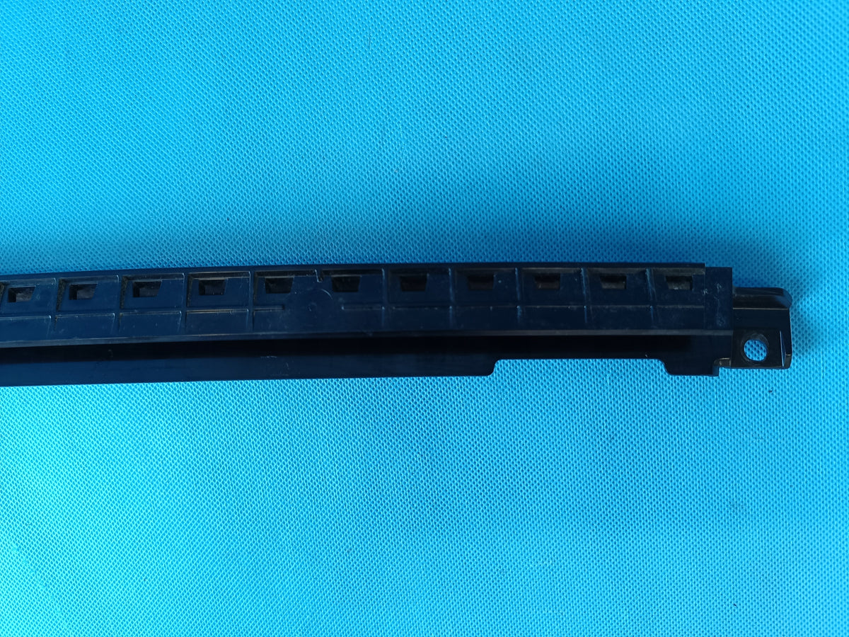 AUDI Q3 F3 SPORTBACK 1.4 TSI 2024R DOOR GLASS GUIDE RIGHT 83A839068